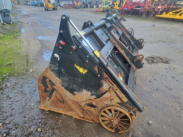 Chris Atkin & Son Ltd - MX Feeding Bucket